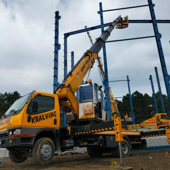 KİRALIK 30 METRE SEPETLİ VİNÇ